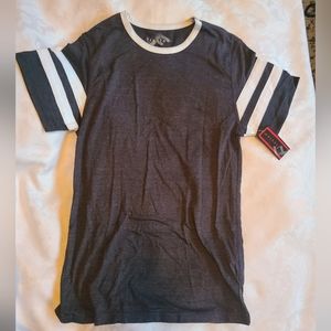 Fission jersey crew neck tee size medium